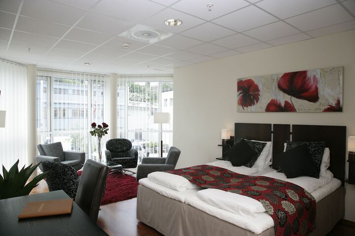 Room 5 of 35