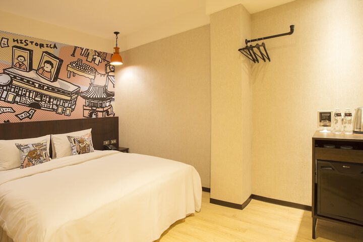 Room 9 of 41