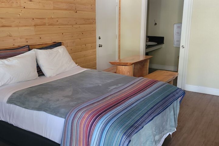 Room 8 of 17