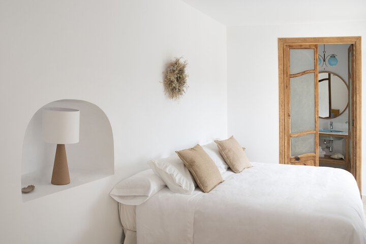 Room 8 of 74