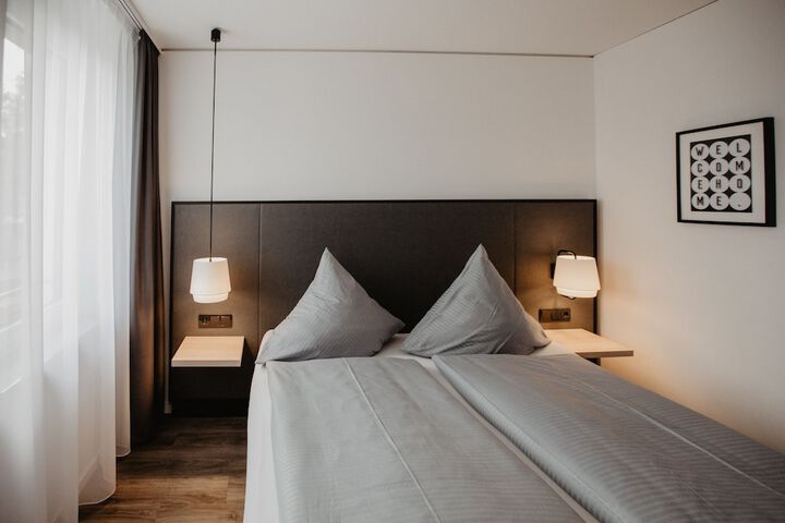 Room 10 of 51