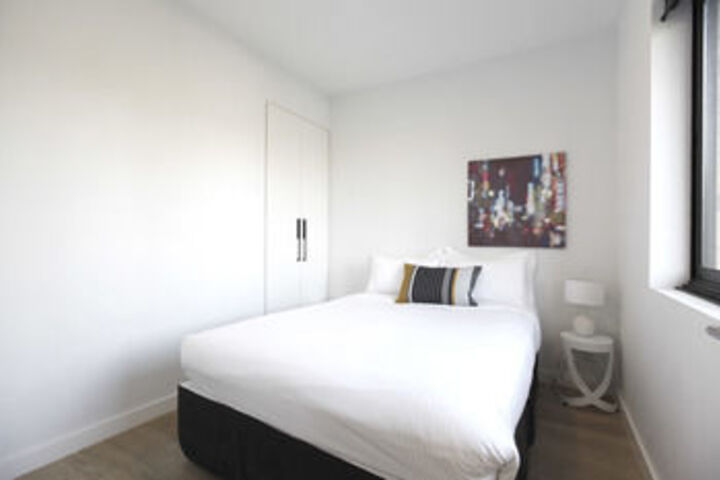 Room 11 of 28