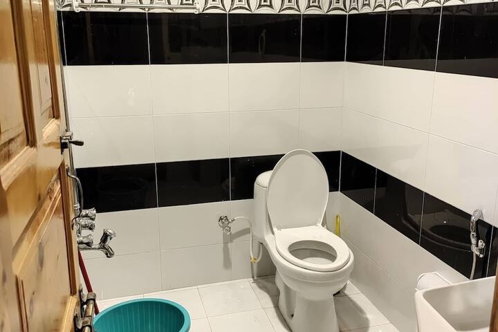 Room 17 of 17