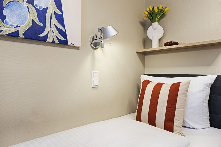 Room 17 of 25