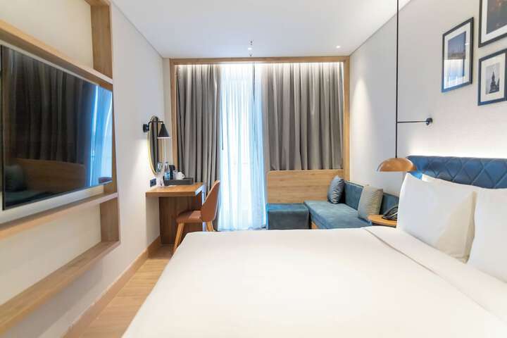 Room 11 of 62