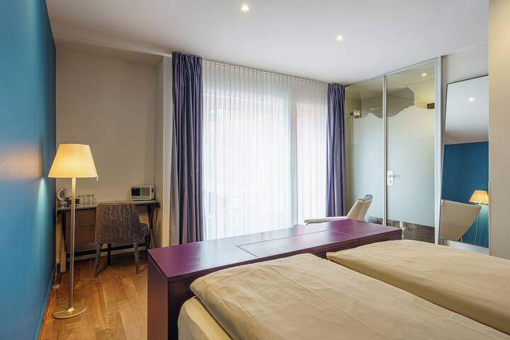 Room 35 of 79