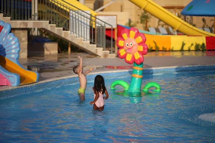 Hotel with Pool