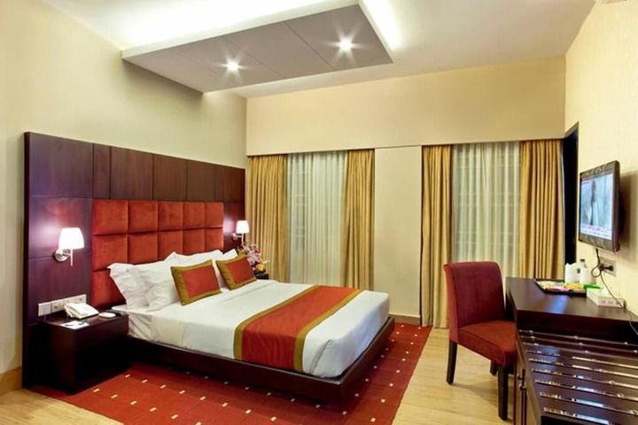 Room 10 of 30