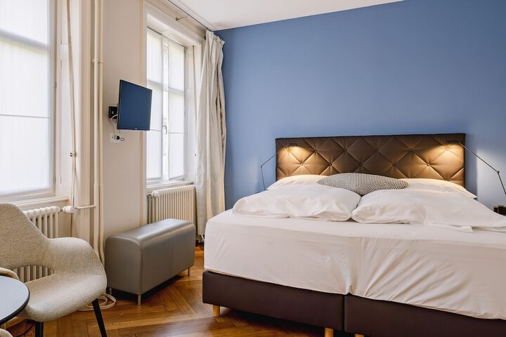 Room 44 of 74