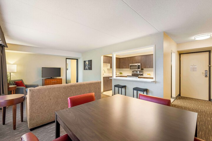 1 King Bed Microwave and Refrigerator Full Breakfast (10 of 29)
