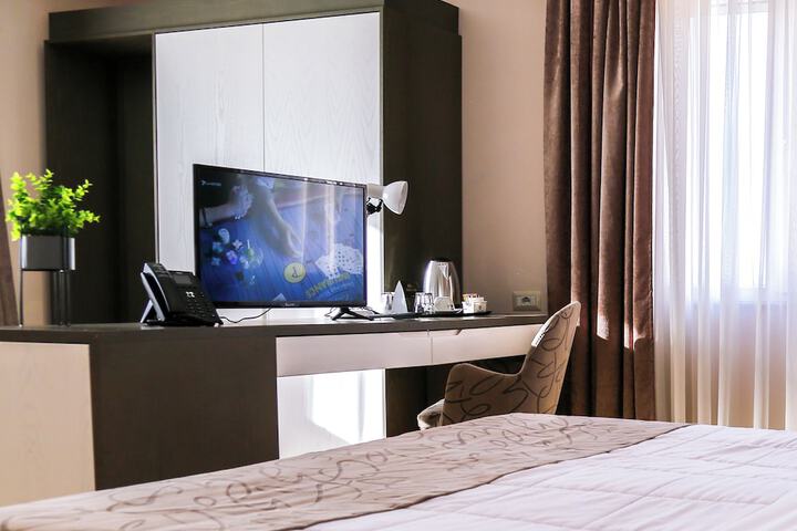 Room 53 of 113