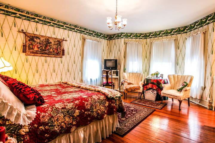 Room 4 of 40