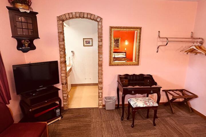 Classic 2 Queen Beds (8 of 21)