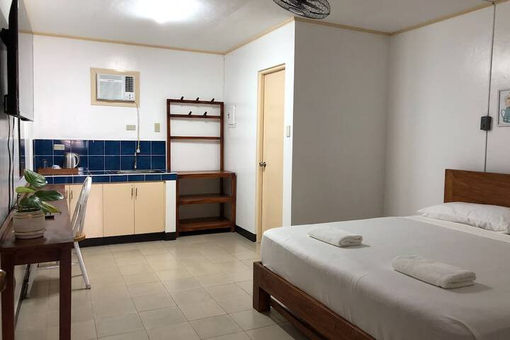 Room 12 of 16