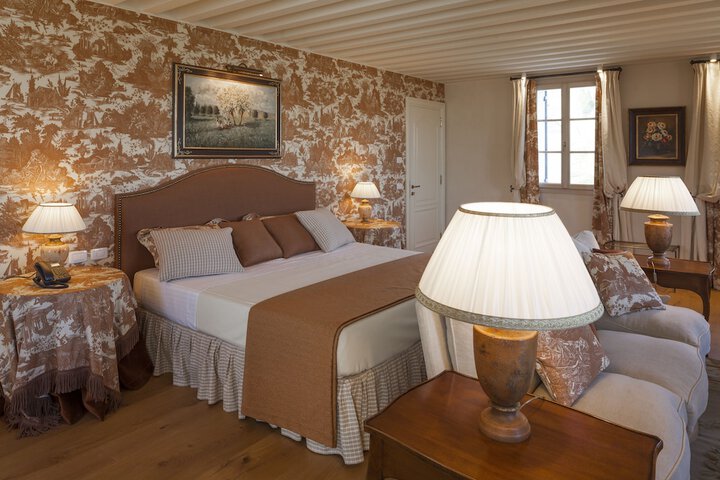 Room 5 of 81