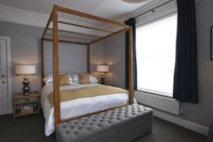 Room 18 of 25