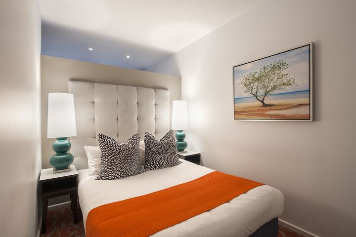 Room 4 of 36