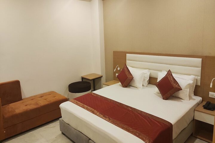 Room 10 of 21
