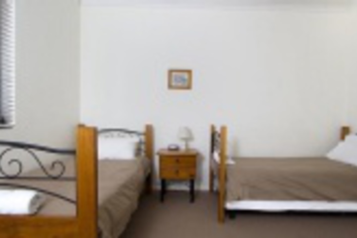Room 30 of 276