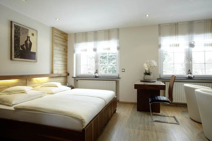 Room 3 of 27