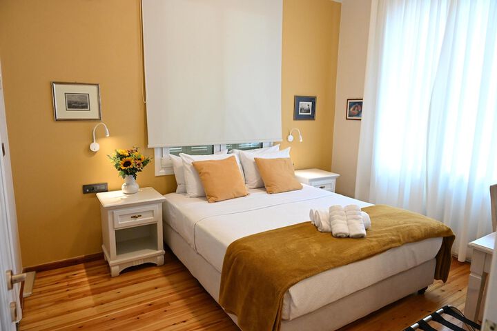 Room 12 of 50