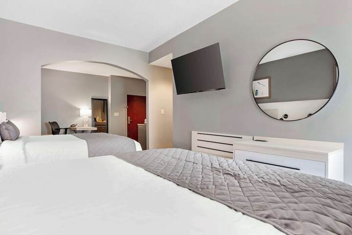 Room 13 of 37