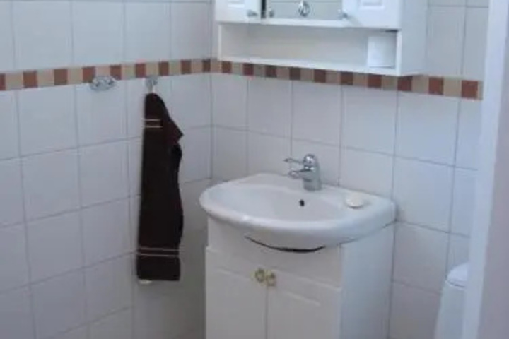Room 5 of 10