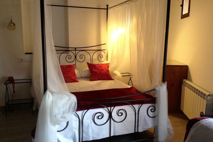Room 6 of 50