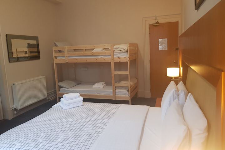 Room 16 of 62