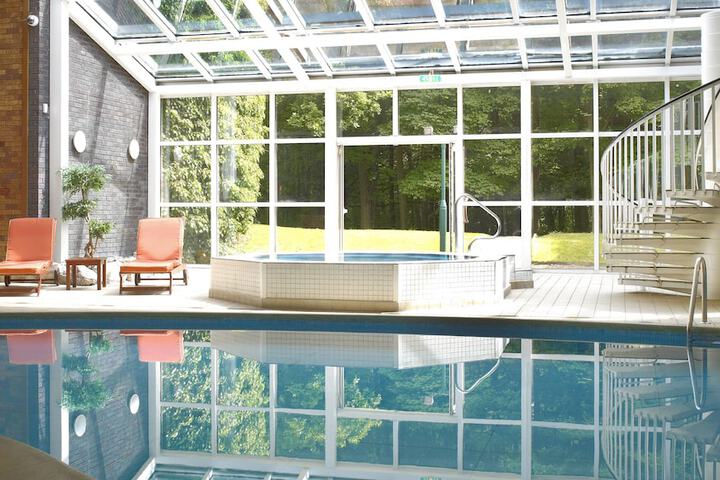 Pool Hotel