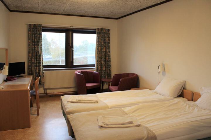 Room 11 of 140