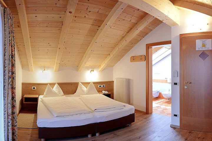 Room 5 of 41