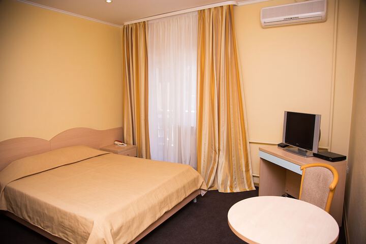 Room 9 of 71