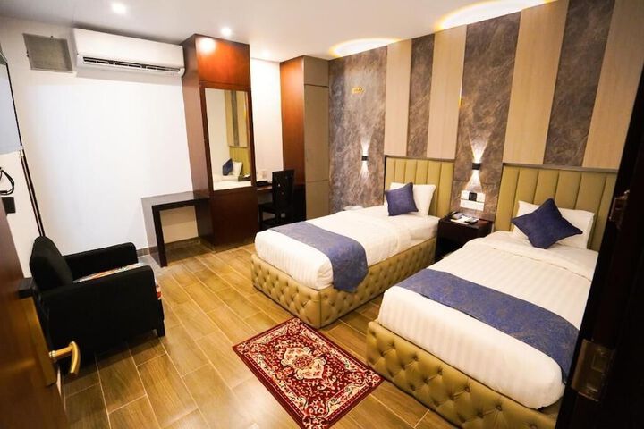 Room 37 of 77