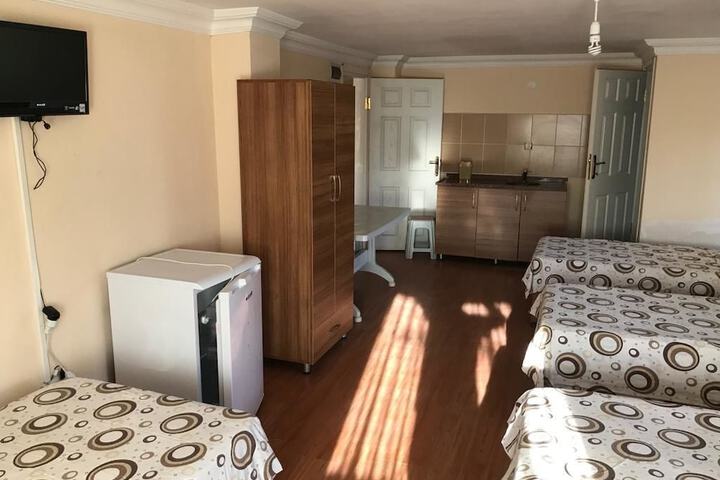 Room 14 of 18