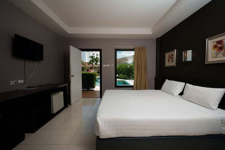 Room 13 of 49