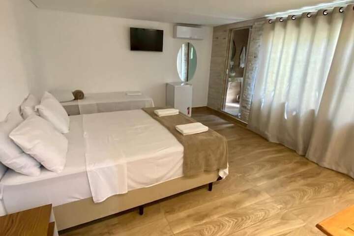 Room 14 of 98