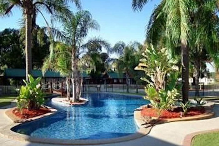 Pool 25 of 36