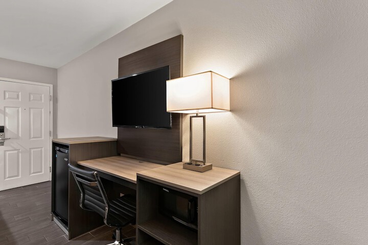 Room 26 of 47