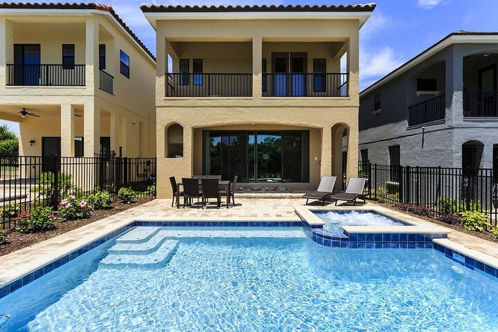 Pool 18 of 34