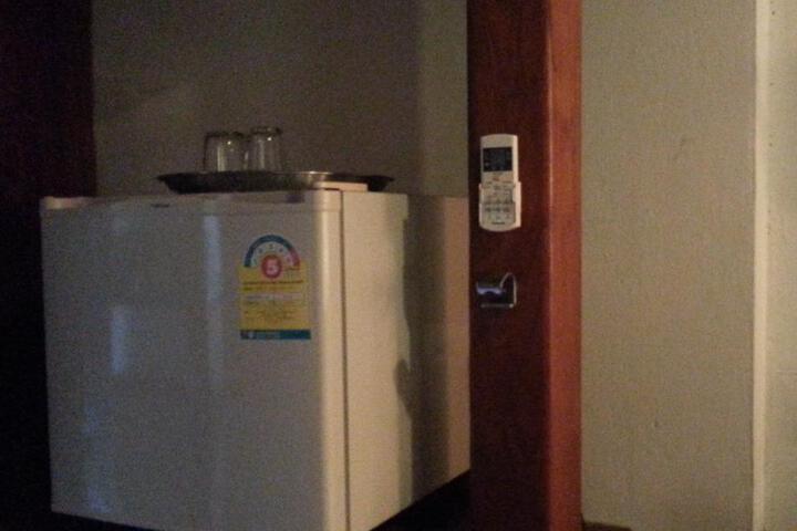 Room 2 of 5