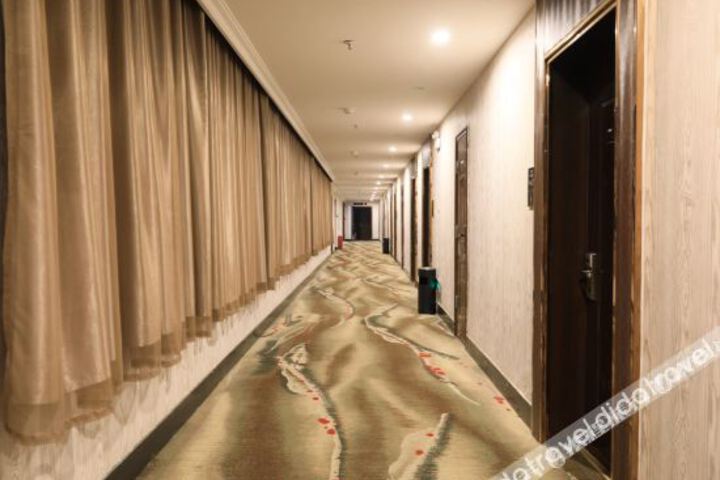 Hotel Interior 8 of 17