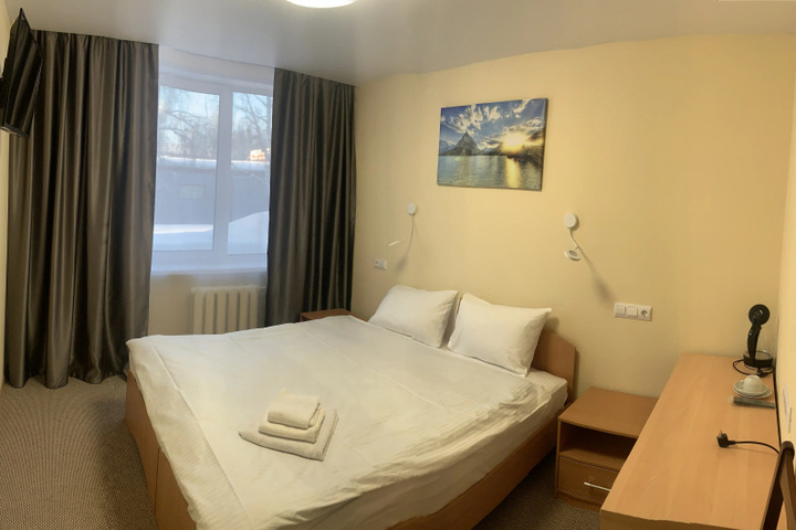 Room 2 of 6