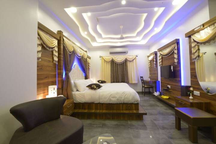Room 6 of 44