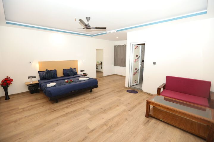 Room 9 of 29