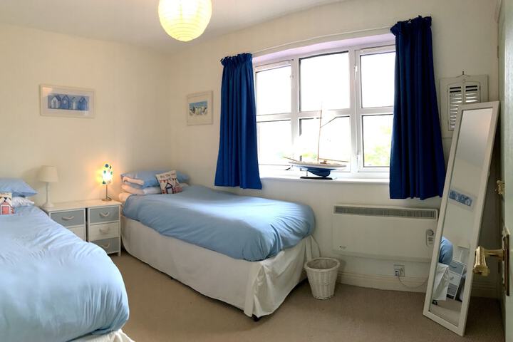 Room 16 of 19
