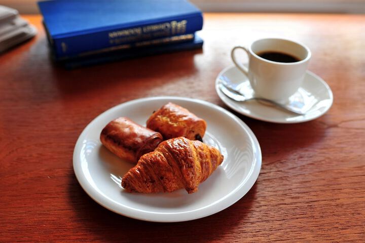 Breakfast/Coffee Service 30 of 47