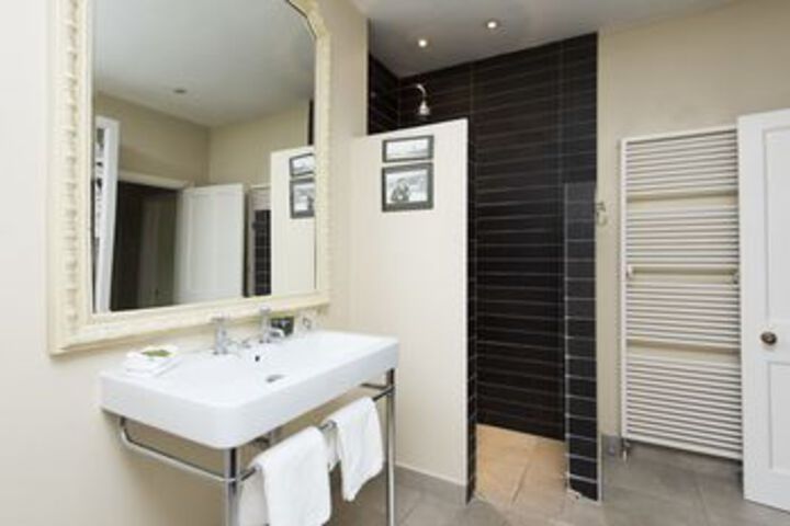 Room 2 of 23