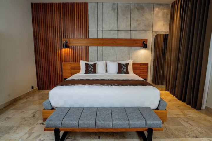 Room 9 of 20