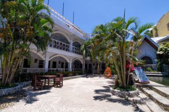 Hotel Exterior 12 of 84